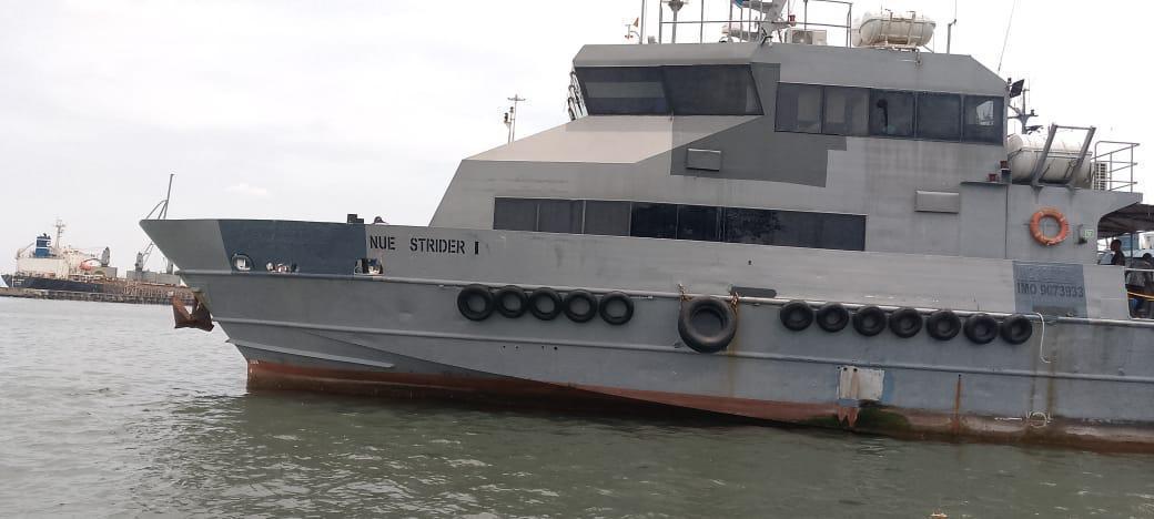 Crew boat